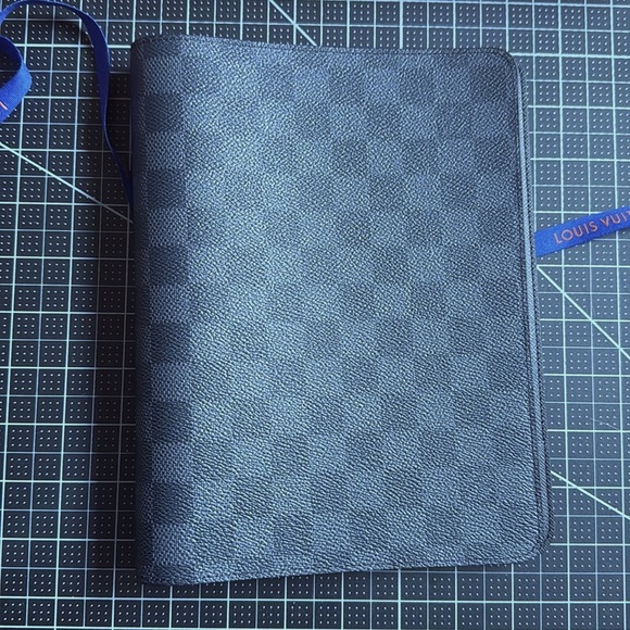 Louis Vuitton Desk Agenda Cover A5 insert size, Damier Black - Picture 2 of 13